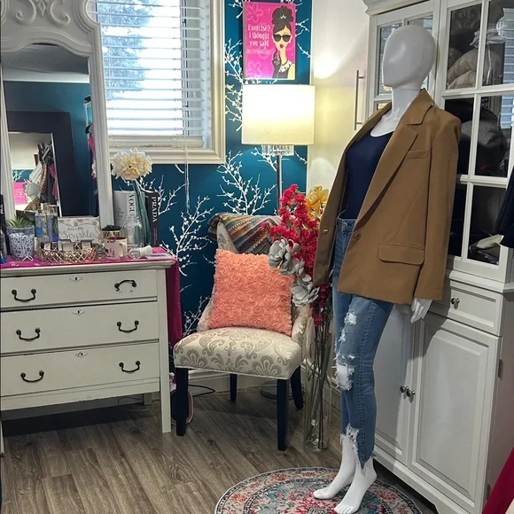 Camel Single-Button Blazer by ONLY in size 8 - Picture 6 of 11